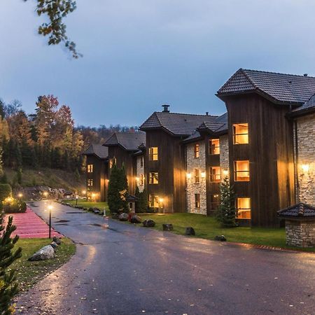 Hotel Et Centre De Villegiature Lac Carling Grenville-Sur-La-Rouge Εξωτερικό φωτογραφία