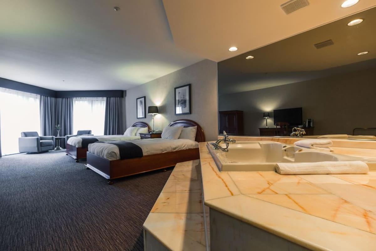 Hotel Et Centre De Villegiature Lac Carling Grenville-Sur-La-Rouge Εξωτερικό φωτογραφία