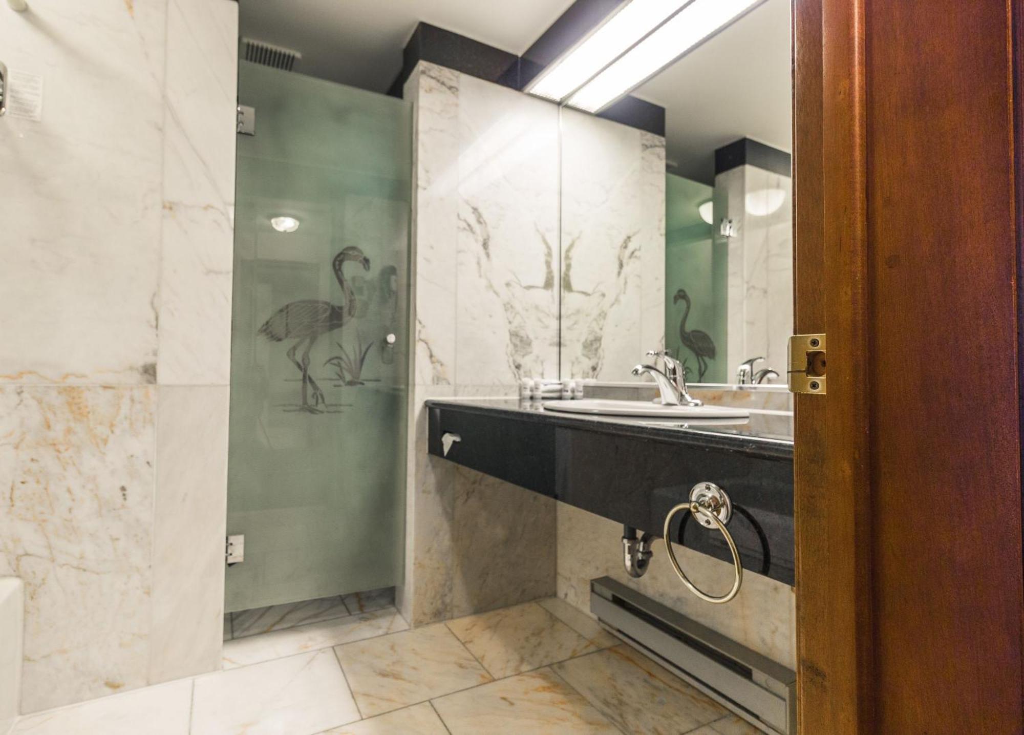 Hotel Et Centre De Villegiature Lac Carling Grenville-Sur-La-Rouge Εξωτερικό φωτογραφία