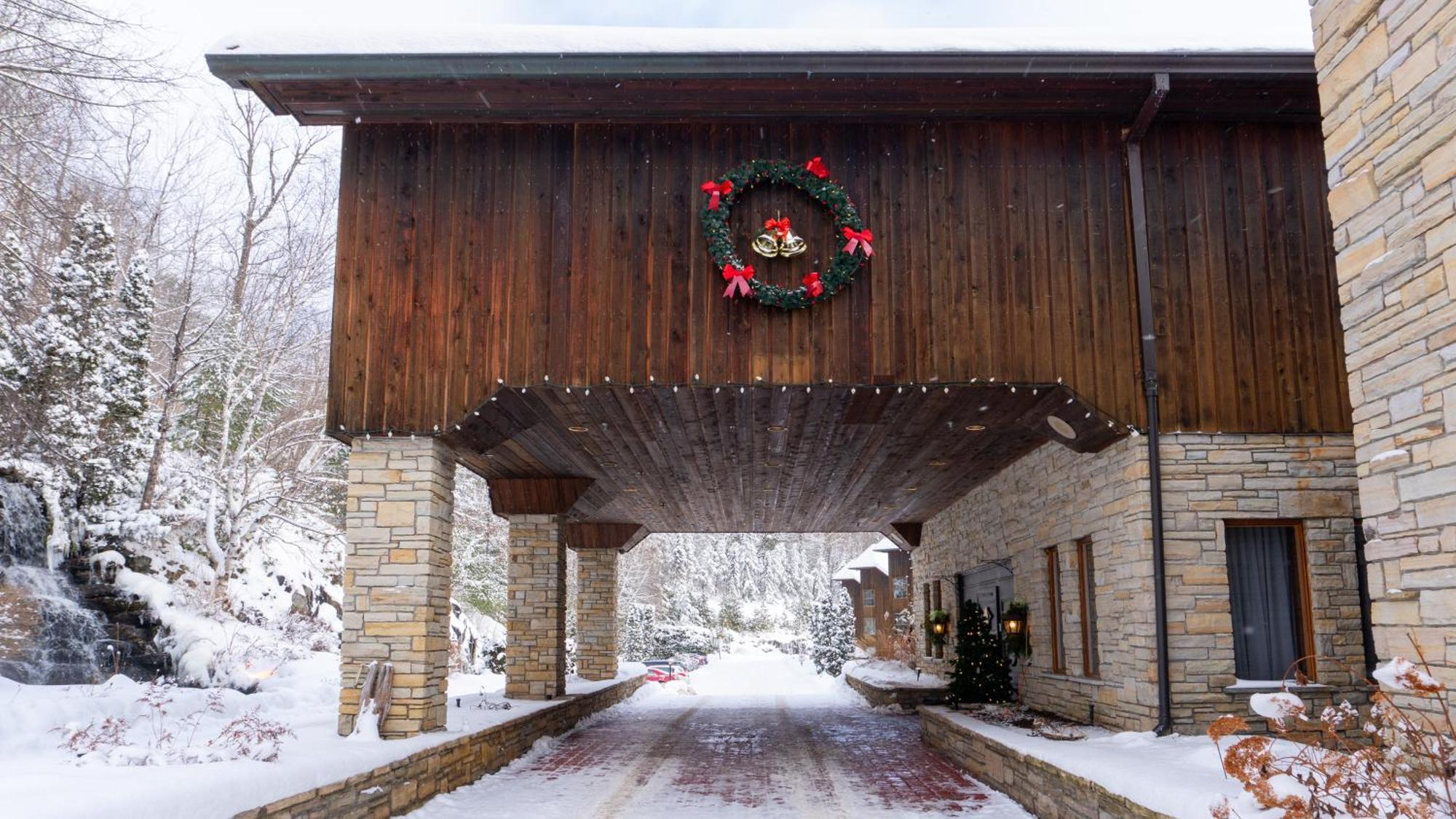 Hotel Et Centre De Villegiature Lac Carling Grenville-Sur-La-Rouge Εξωτερικό φωτογραφία