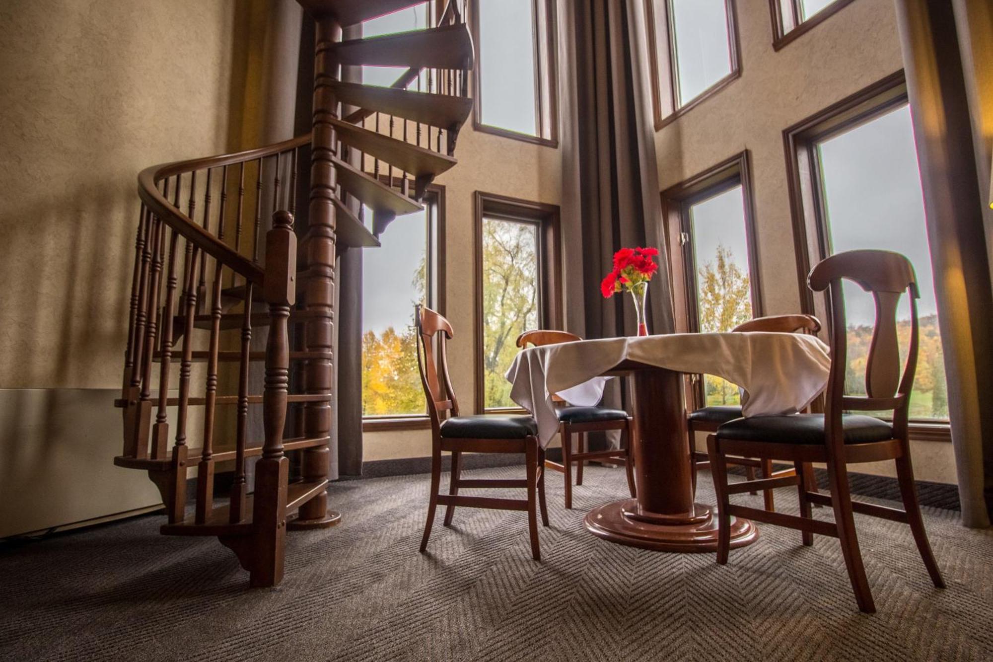 Hotel Et Centre De Villegiature Lac Carling Grenville-Sur-La-Rouge Εξωτερικό φωτογραφία
