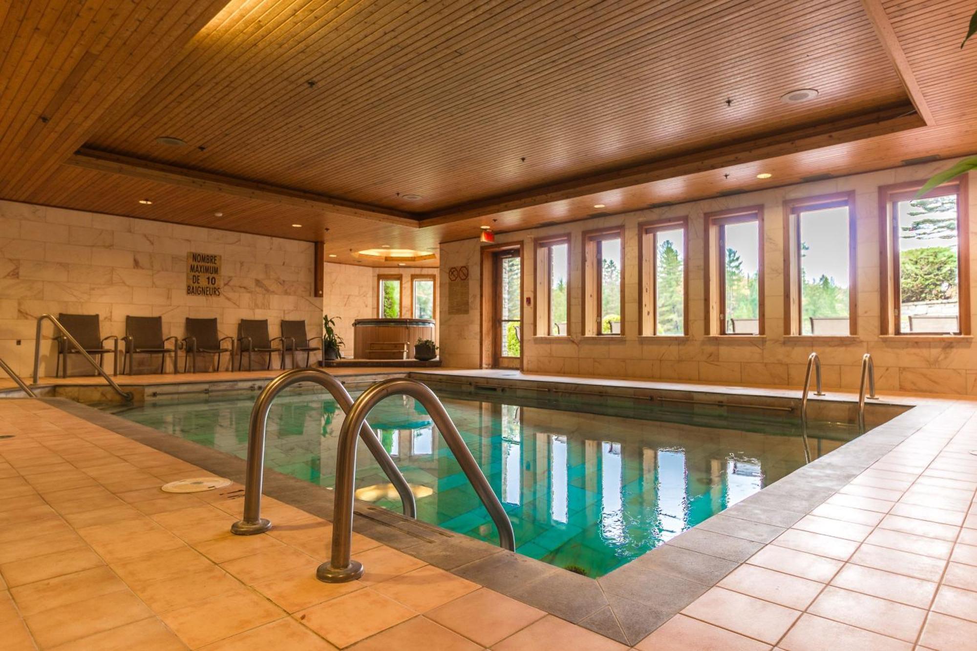 Hotel Et Centre De Villegiature Lac Carling Grenville-Sur-La-Rouge Εξωτερικό φωτογραφία